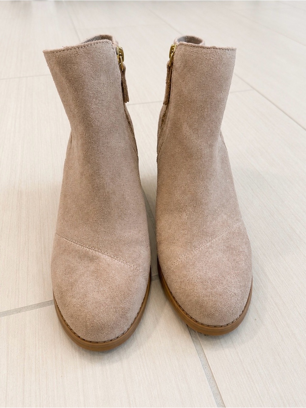TOMS Sadie Sand Suede Wedge Ankle Booties Size 8.5 – Worn Once